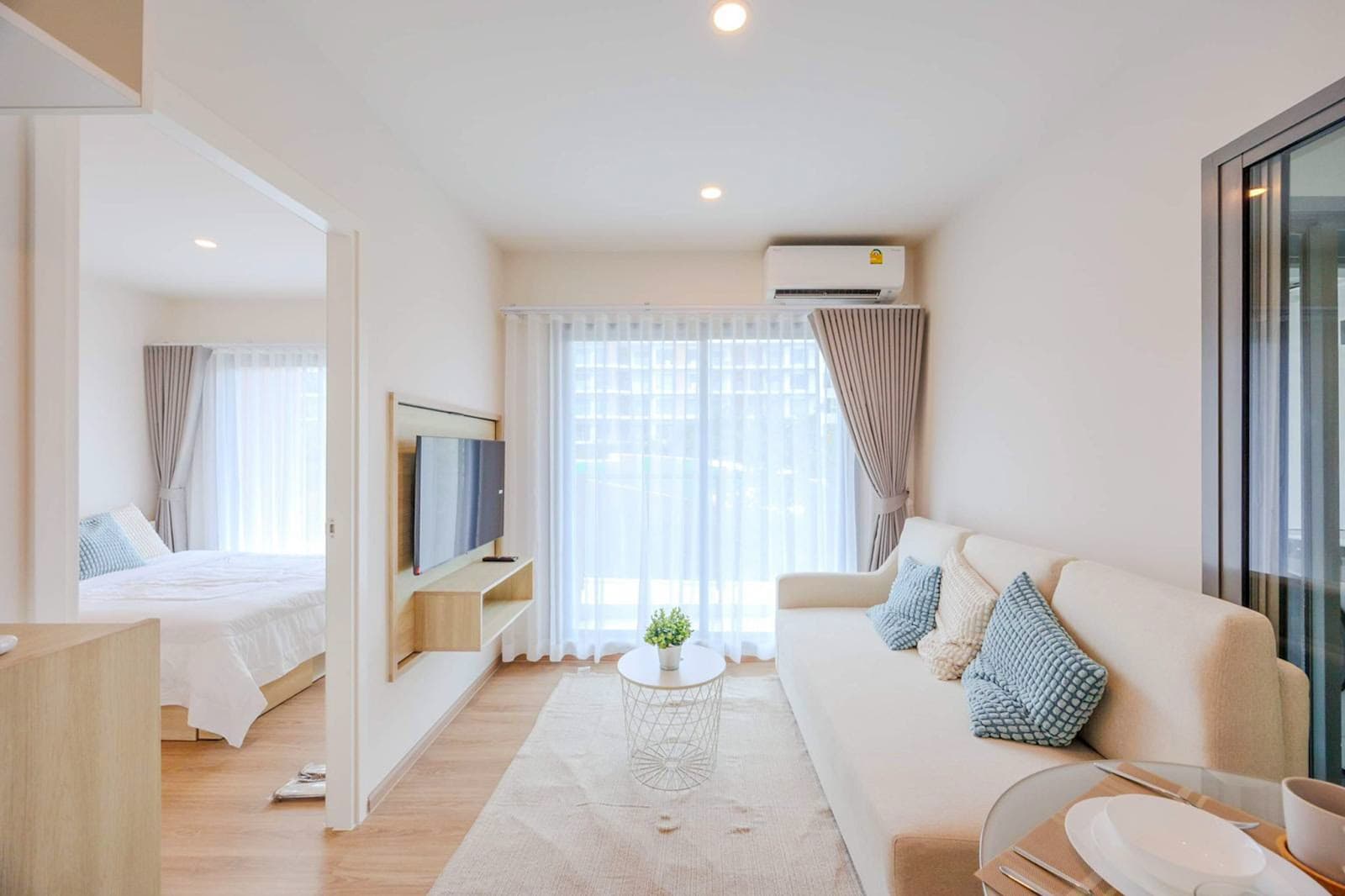 คอนโด 1 ห้องนอน Phyll Central ให้เช่า