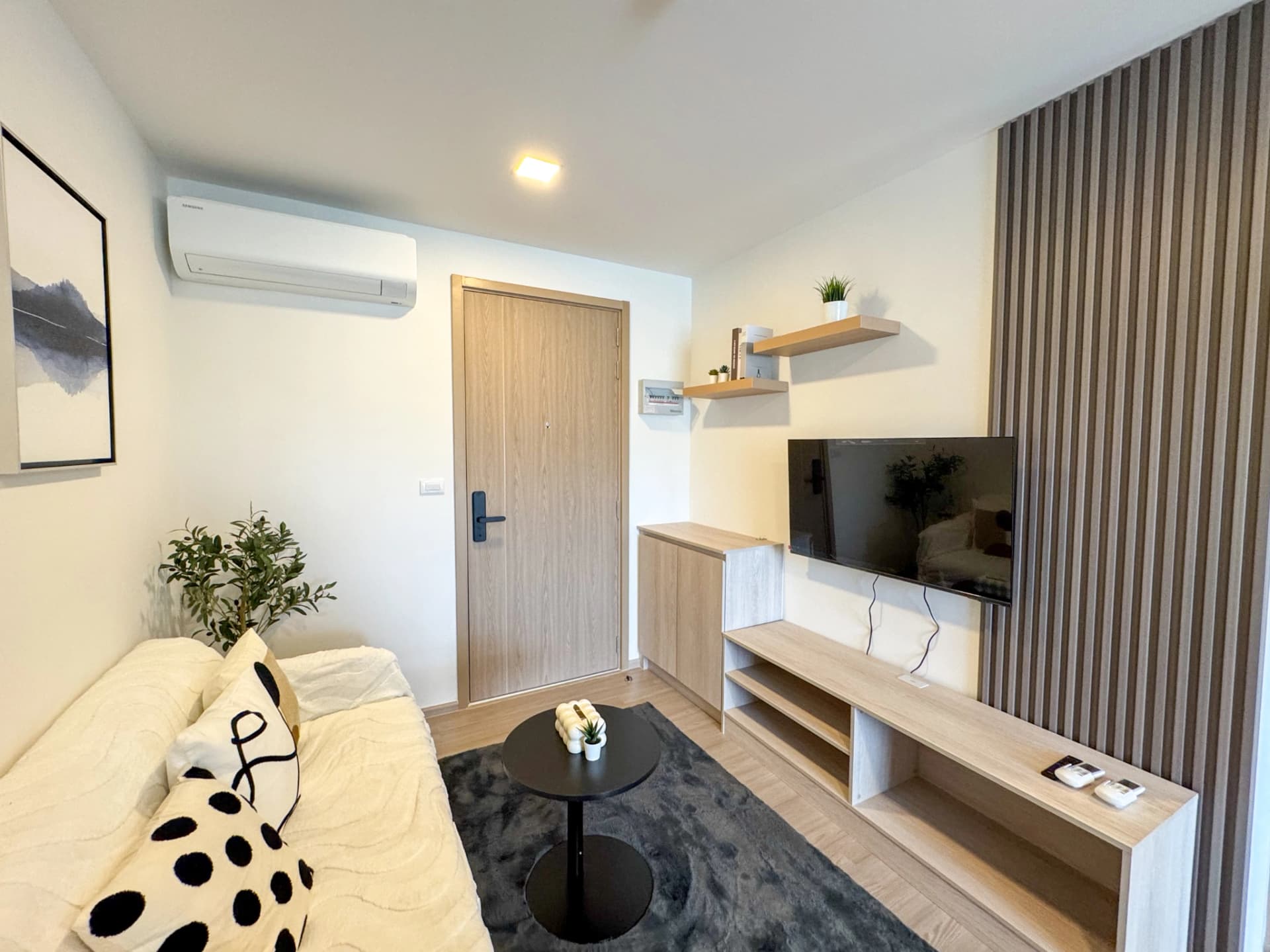 1 Bed Condo, The Base Bukit for rent - photo 2