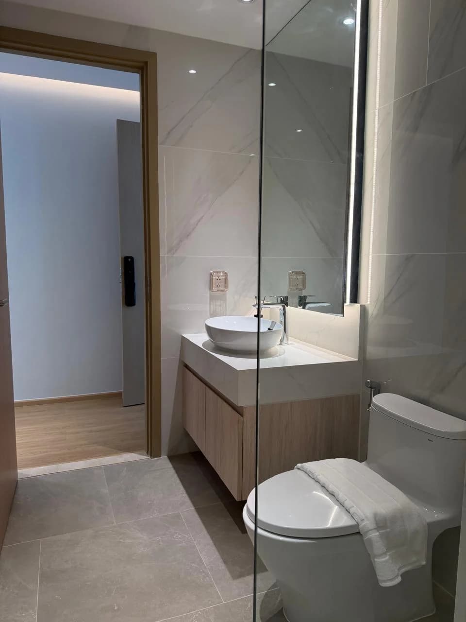 1 bedroom condo for rent The Aqua - photo 4