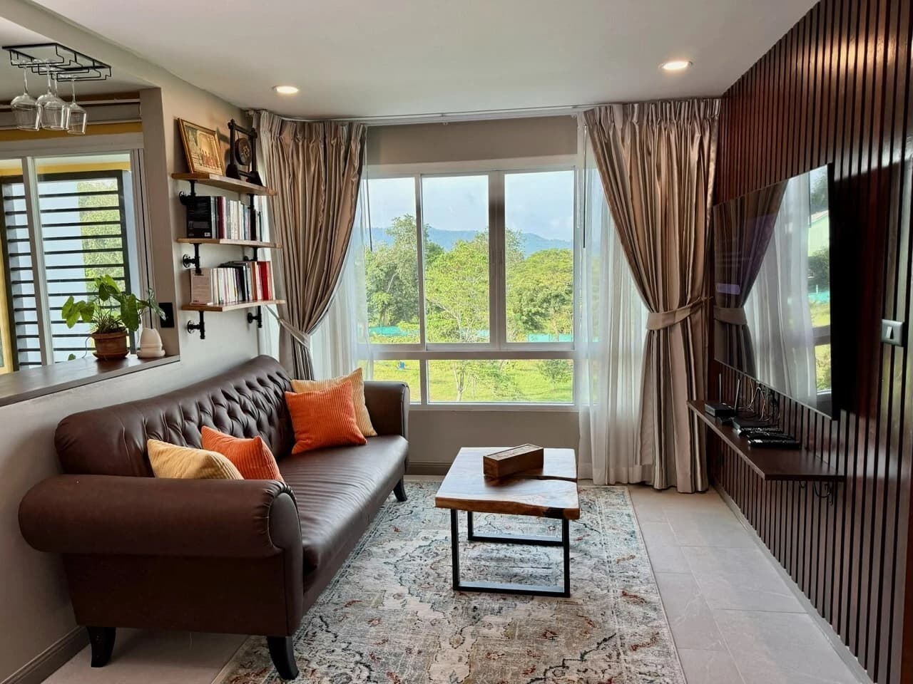 Plus 2 Condo