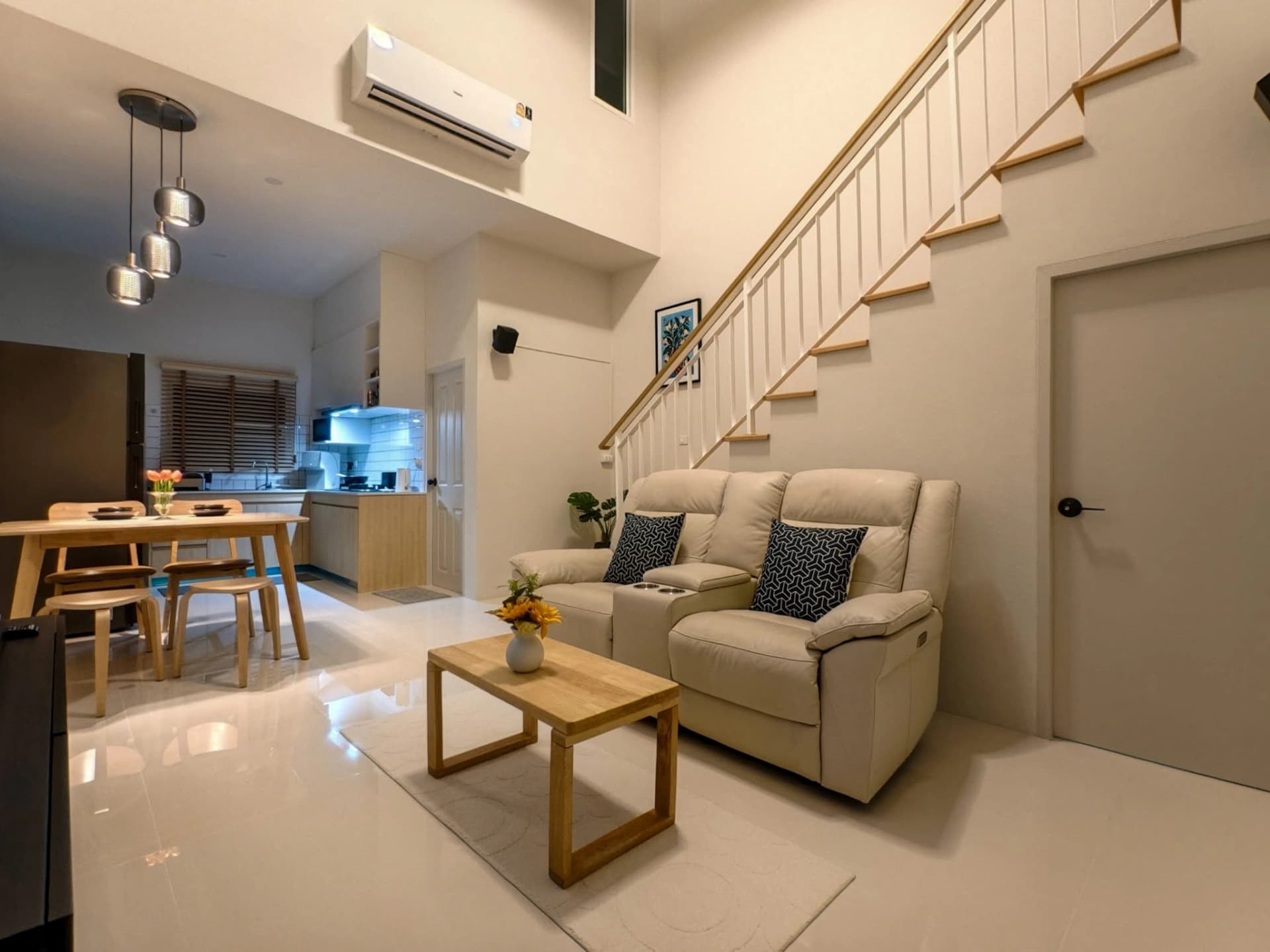 ทาวน์เฮาส์ 2 ห้องนอน ให้เช่า Modern Life Si Sunthon - photo 2
