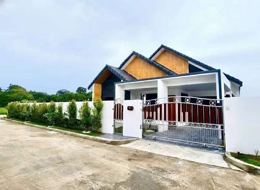 3 bedroom house for rent Suriyaporn Place - photo 2