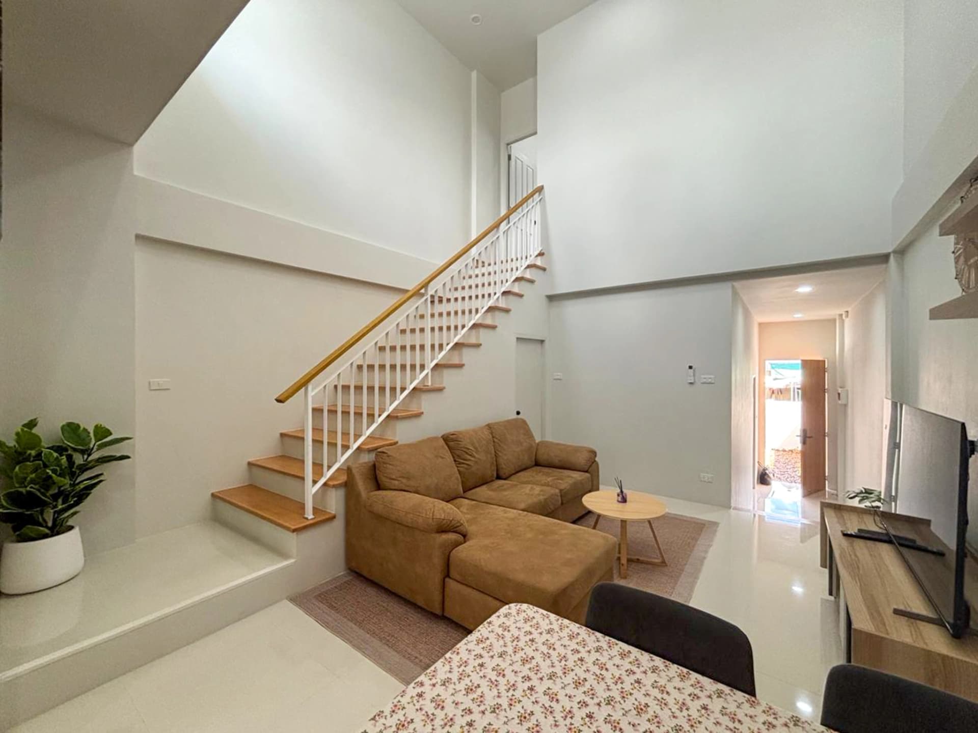 ทาวน์เฮาส์ 2 ห้องนอน ให้เช่า Modern Life Chalong - photo 2