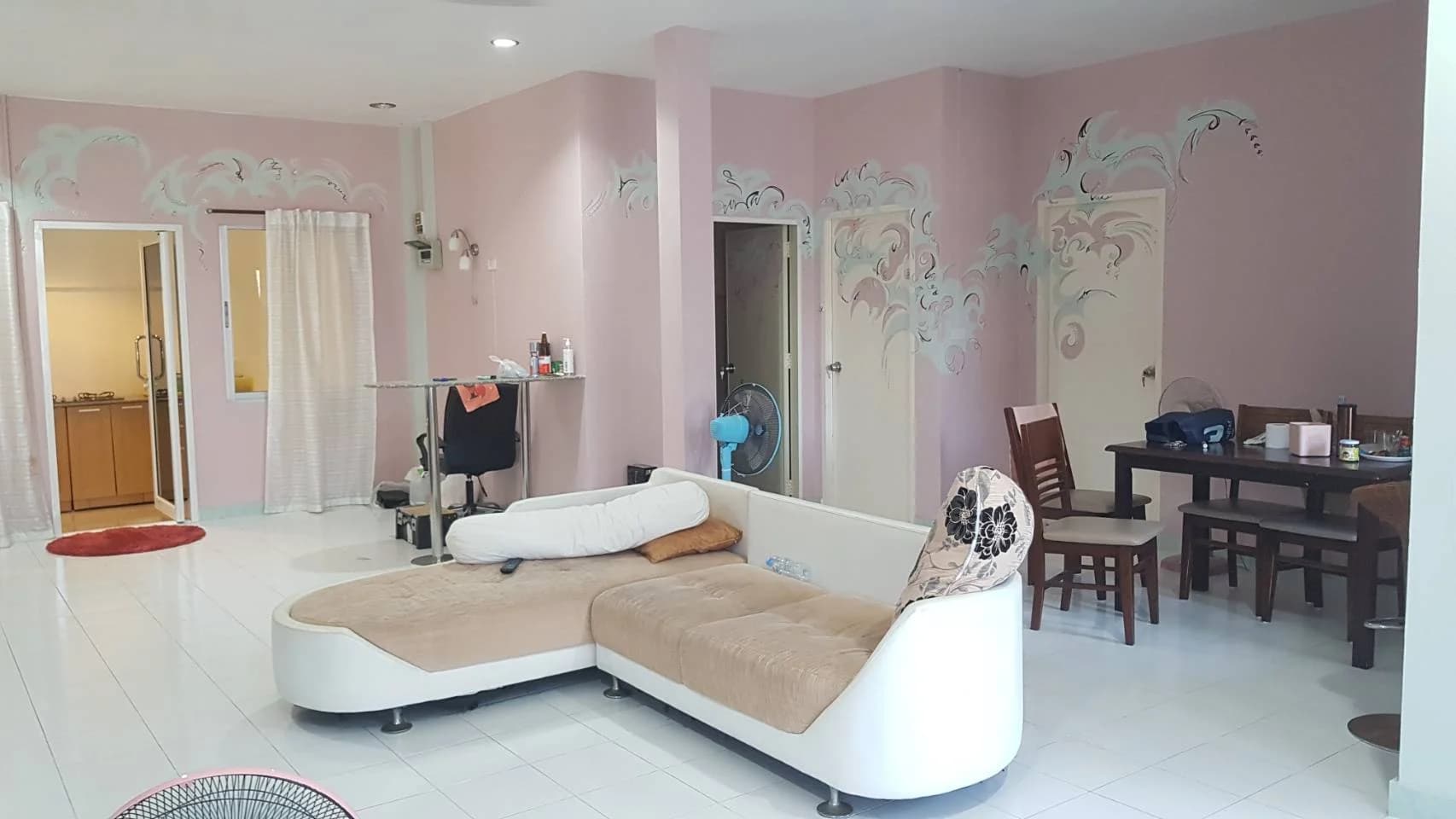 บ้าน 2 ห้องนอน Bann Parichart ให้เช่า
