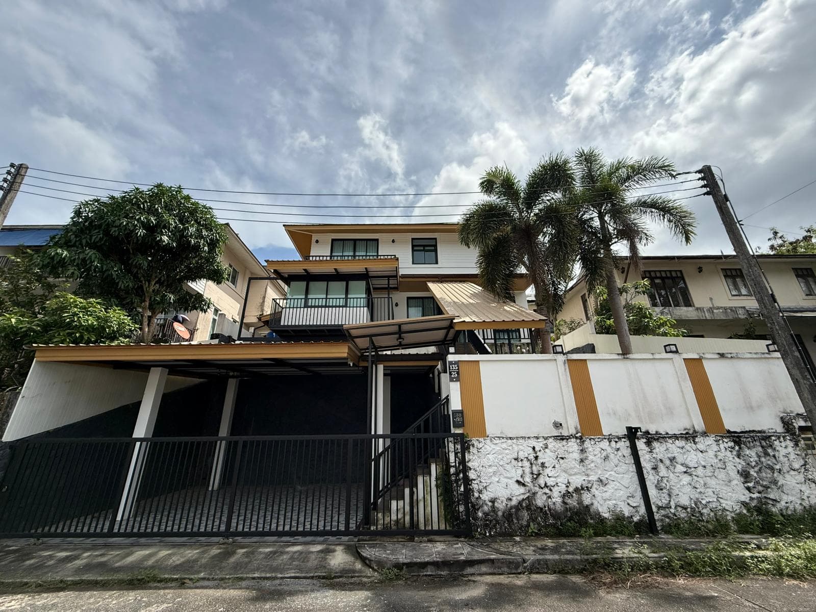 3 storeys House Kathu