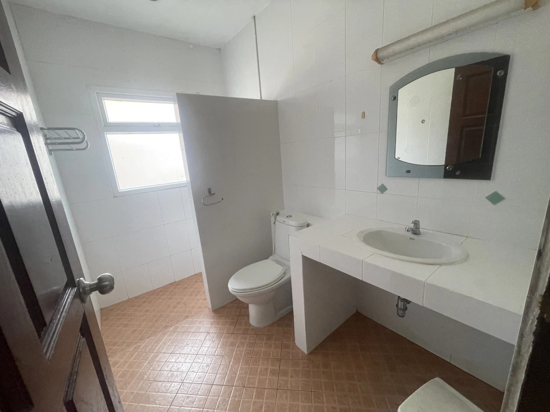 วิลล่า 4 ห้องนอน รีโนเวทแล้ว ย่านฉลอง ให้เช่า - photo 5