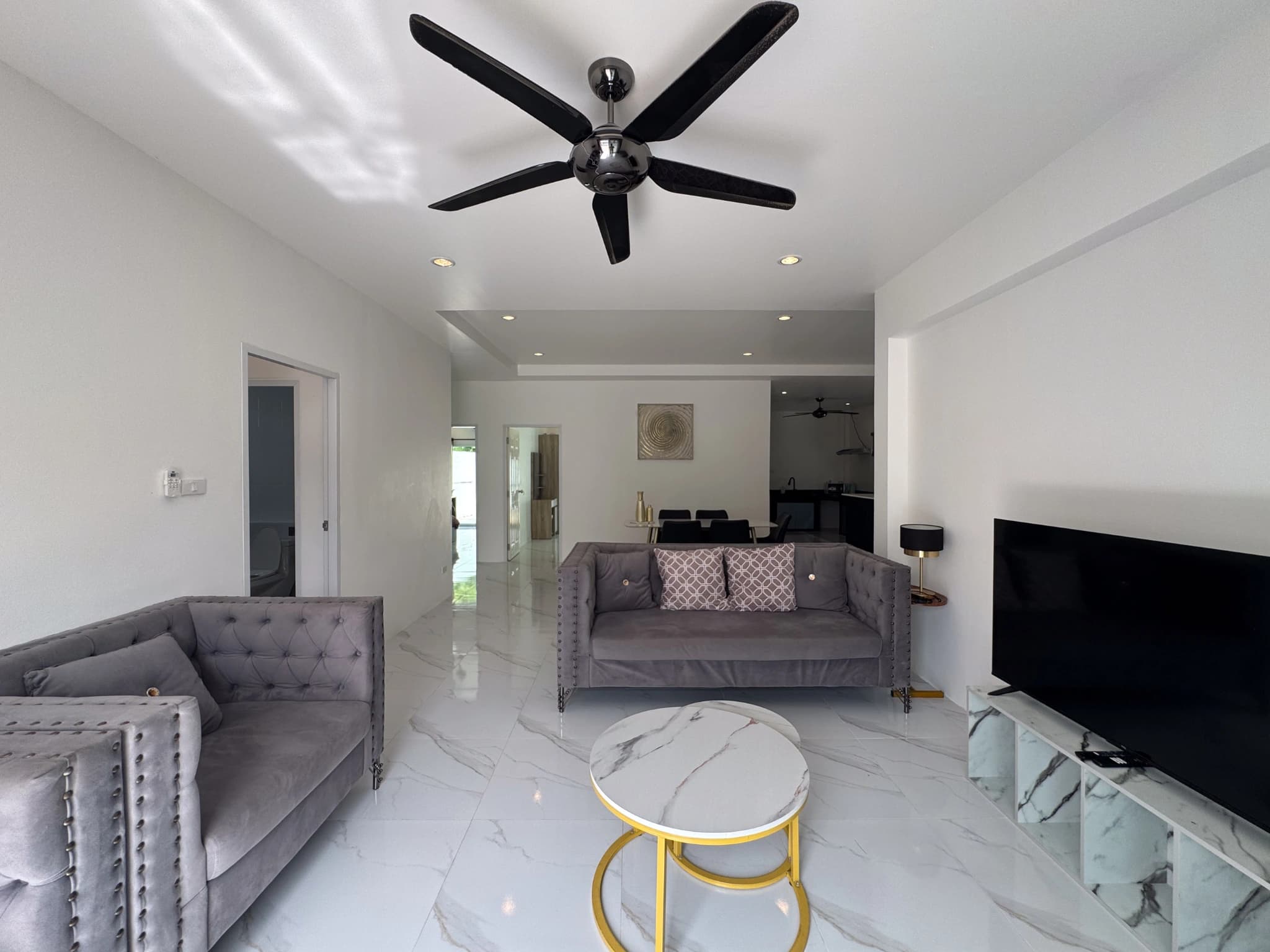 4 bedroom villa for rent The Avenue Village