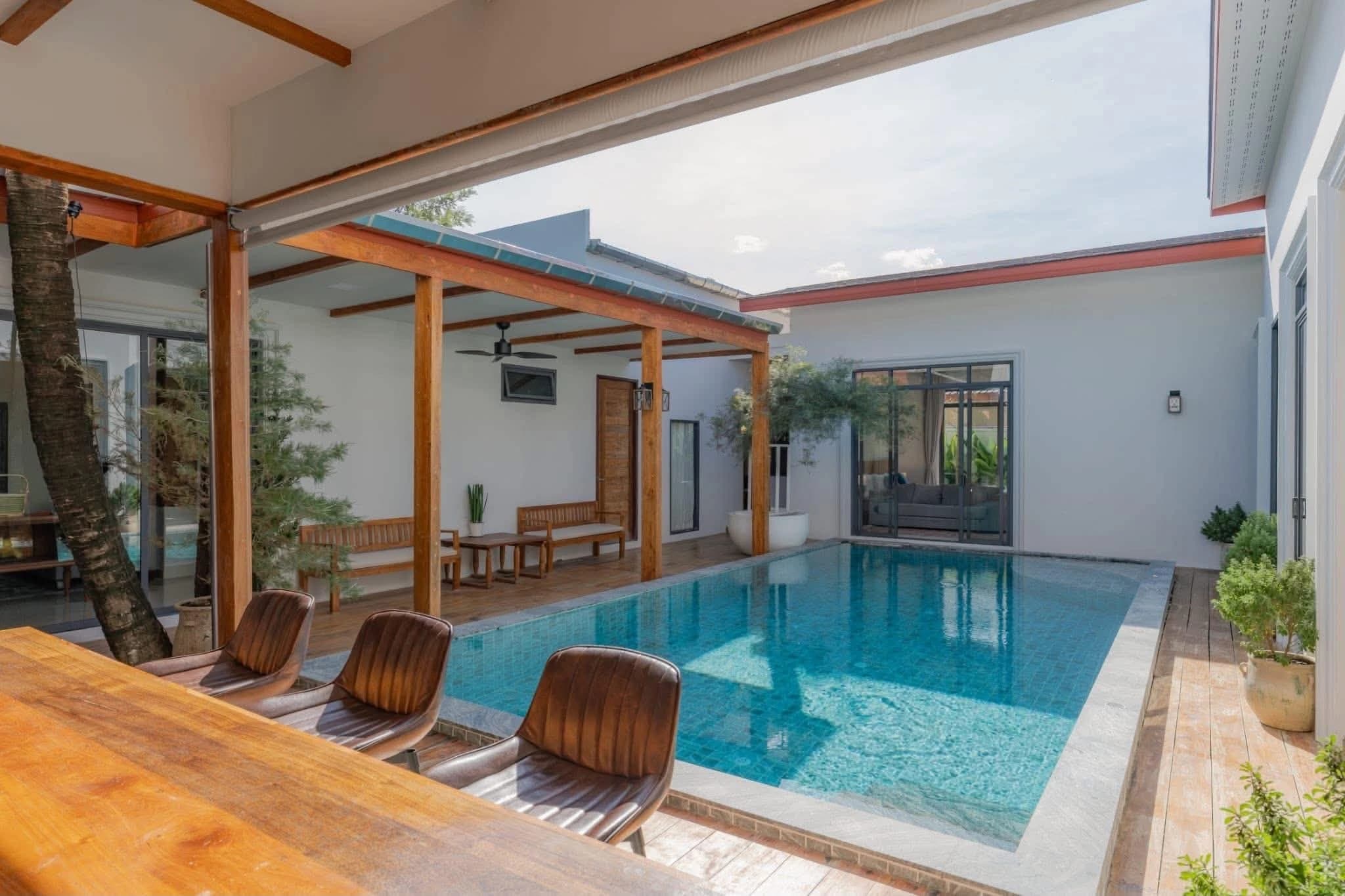 6 bedroom villa for rent -