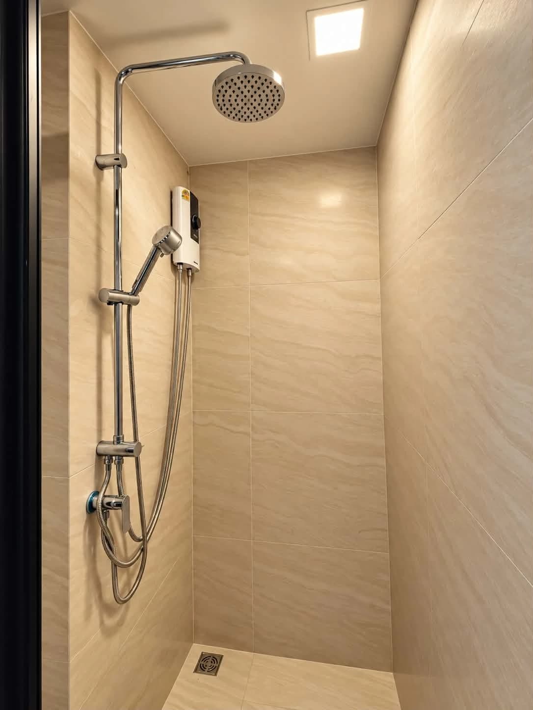 2 bedroom condo for rent The Base Rise - photo 3