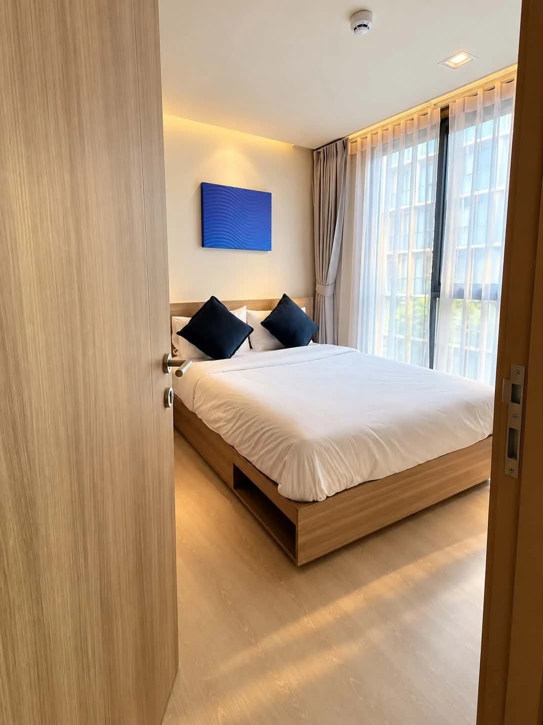 2 bedroom condo for rent The Base Rise - photo 5