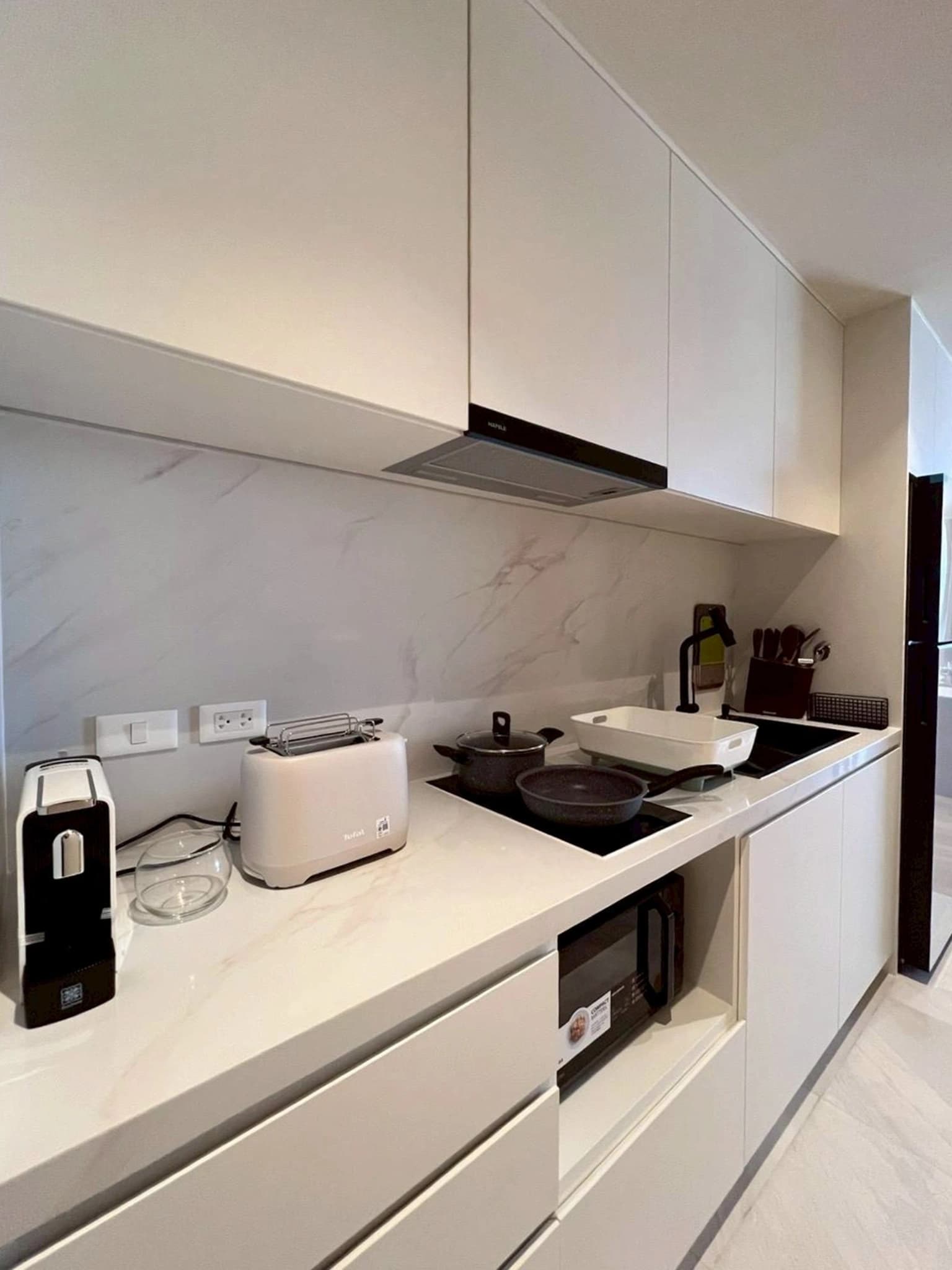 1 bedroom condo for rent Chardonnya Naiharn - photo 4