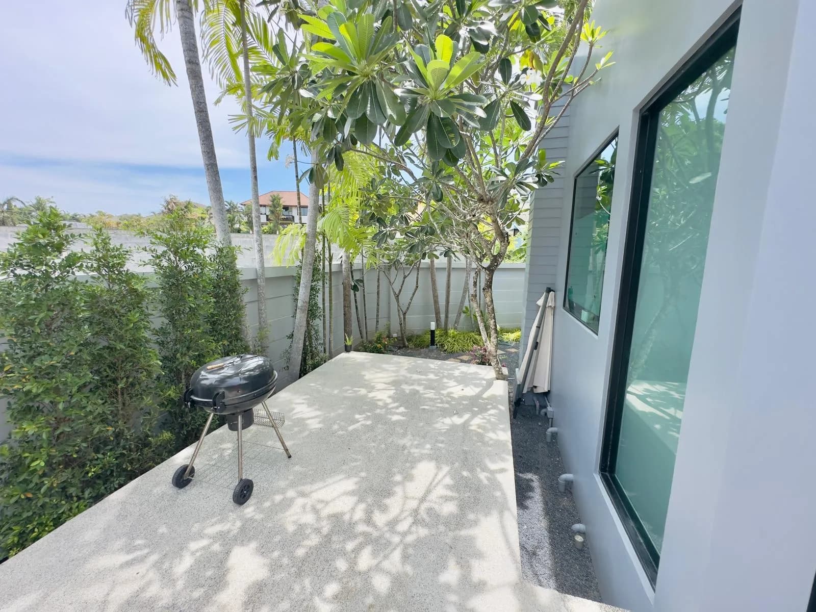 3 Beds Villa, Nai Harn Baan Bua - photo 4