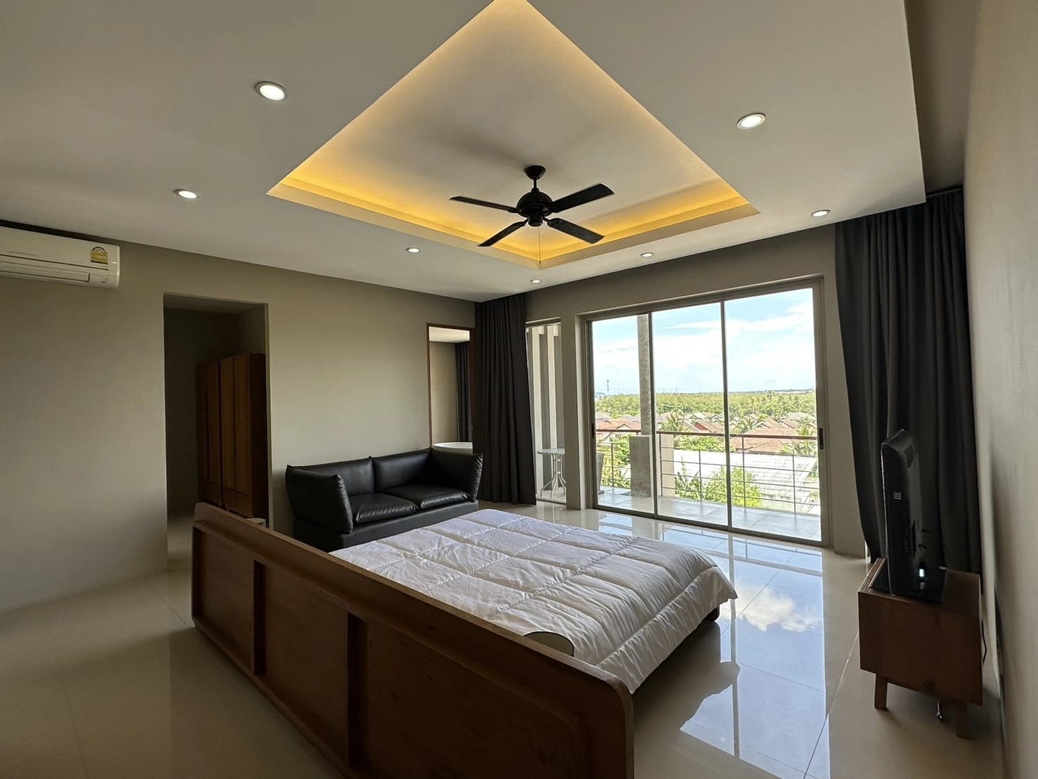 4 bedroom villa for rent Baan Maneekram-Jomthong Thani - photo 4