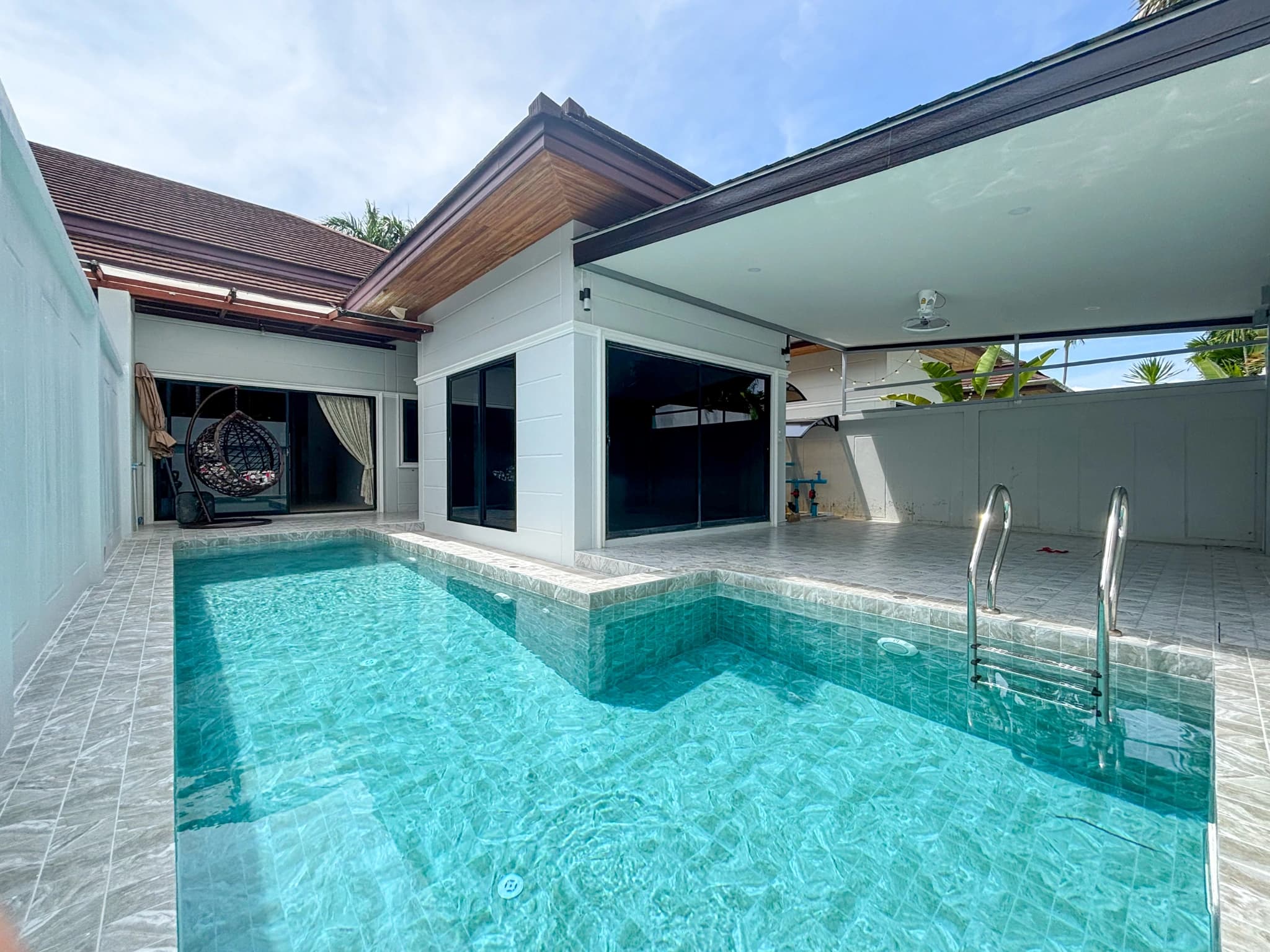 3 bedrooms Villa in Chalong for rent