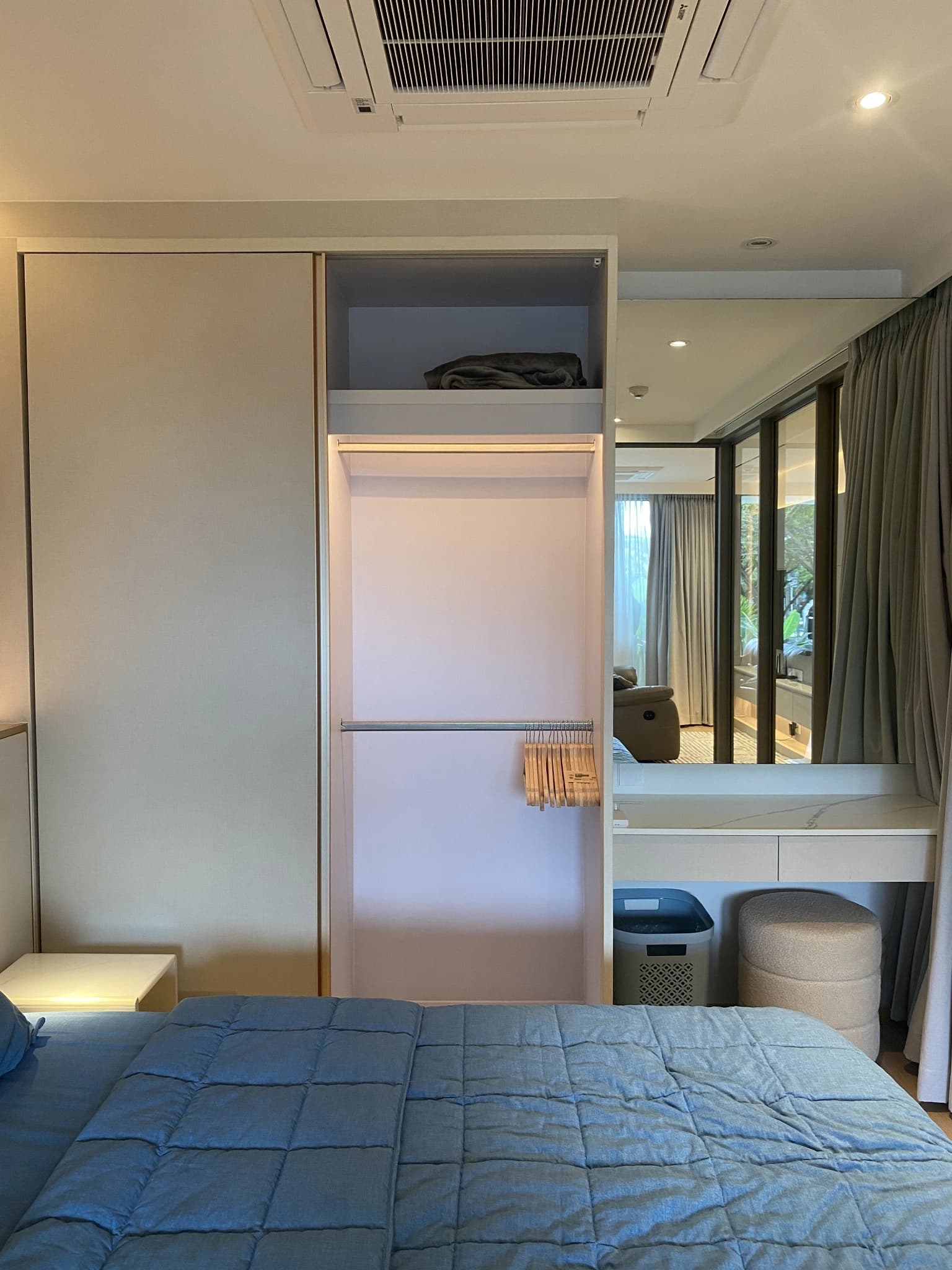 1 bedroom condo for rent The Aqua - photo 2