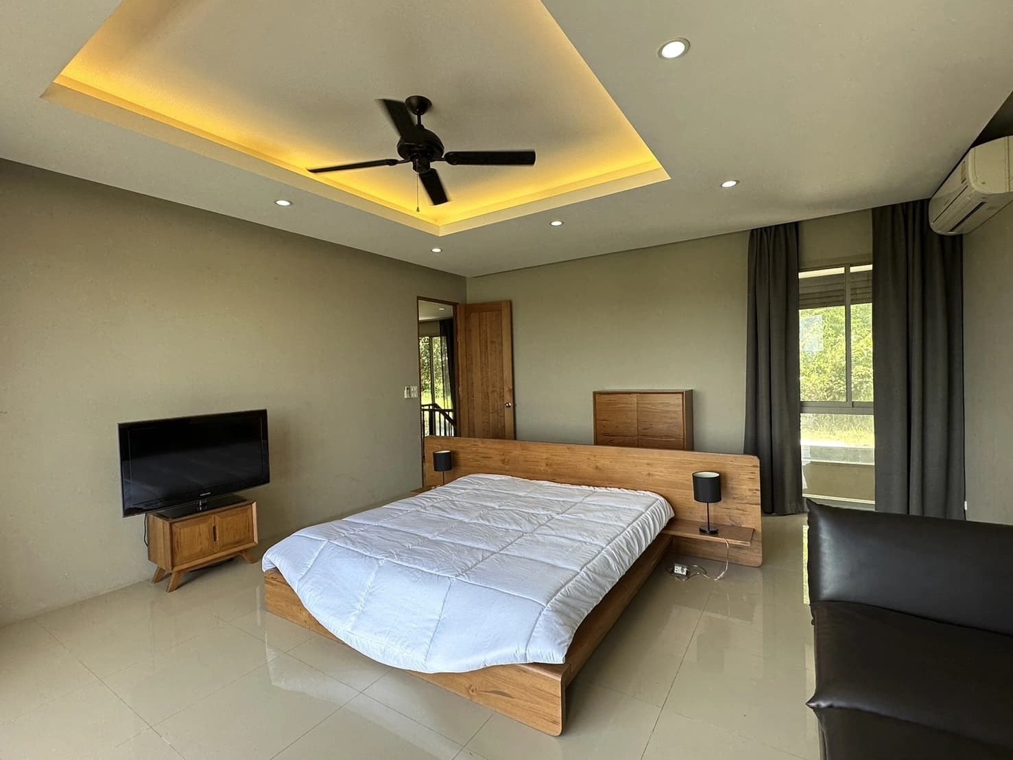 4 bedroom villa for rent Baan Maneekram-Jomthong Thani - photo 5