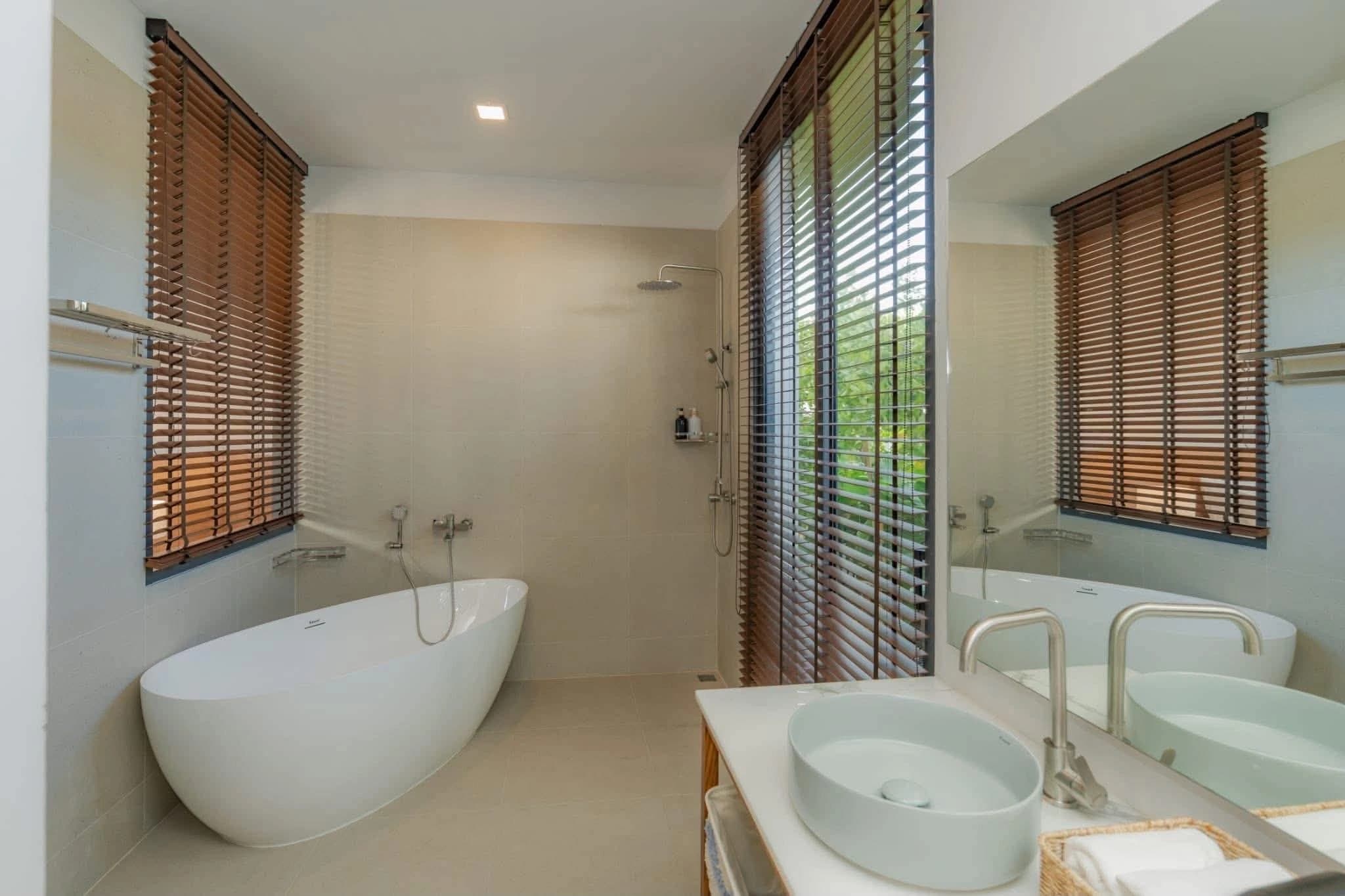 6 bedroom villa for rent - - photo 4