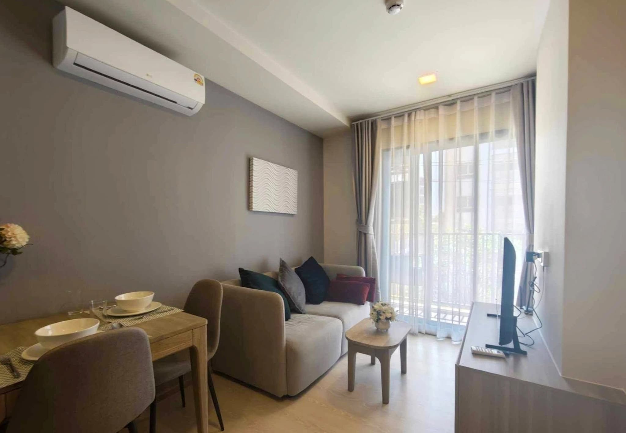 1 bedroom condo for rent The Base Rise - photo 5