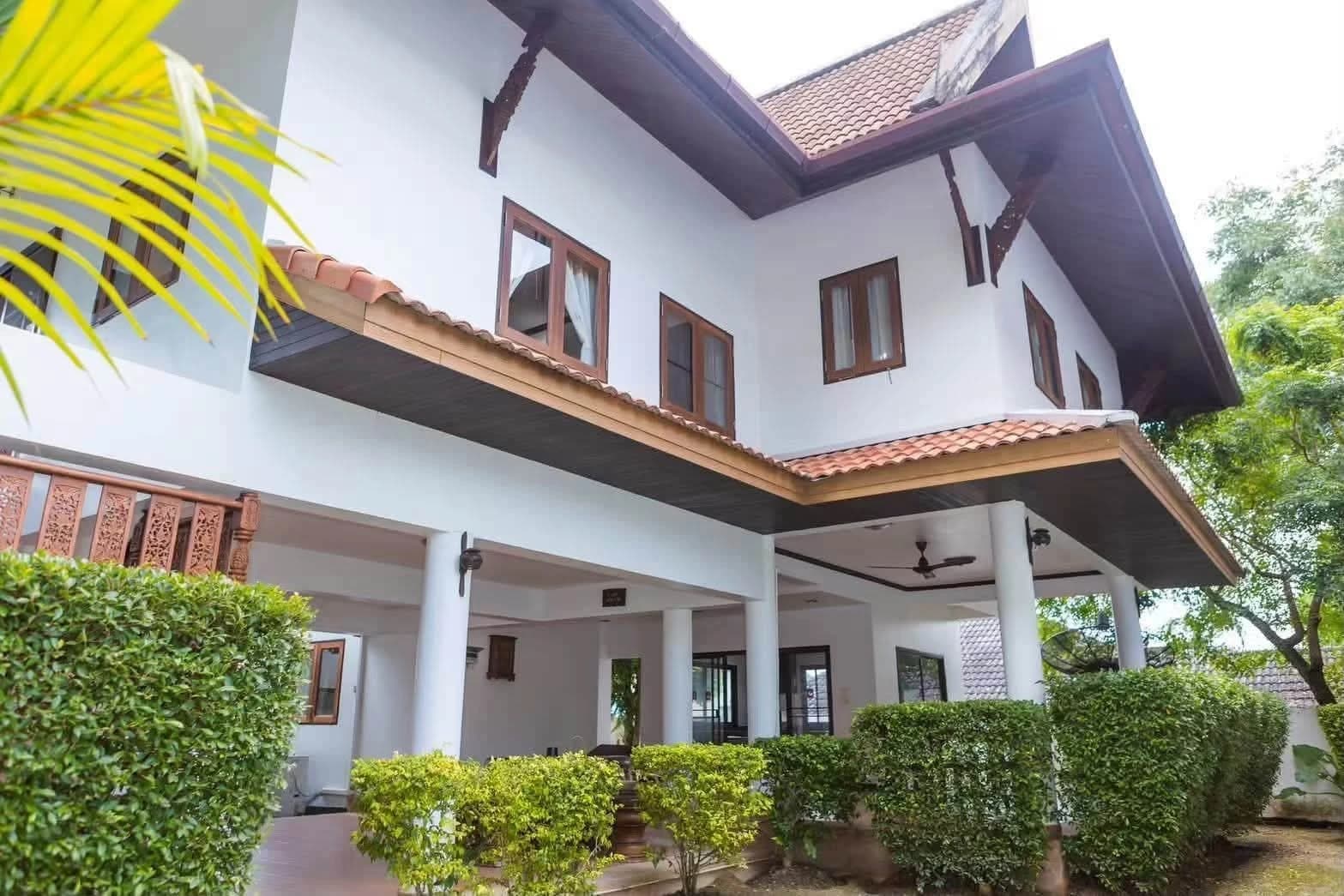 3 bedroom house for rent Baan Maneekram-Jomthong Thani